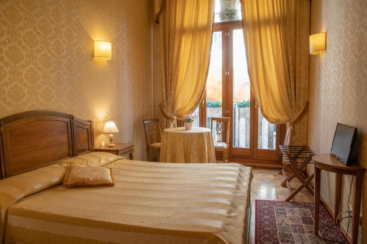 Superior Double Room Balcony Canal View