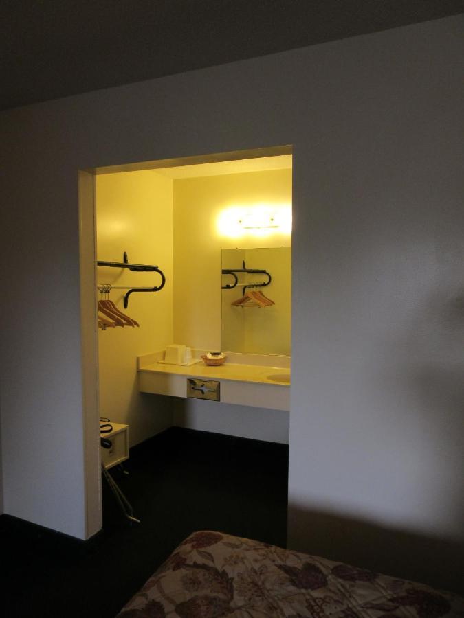 Double Room with Two Double Beds - Non-Smoking,705909964:JPEG