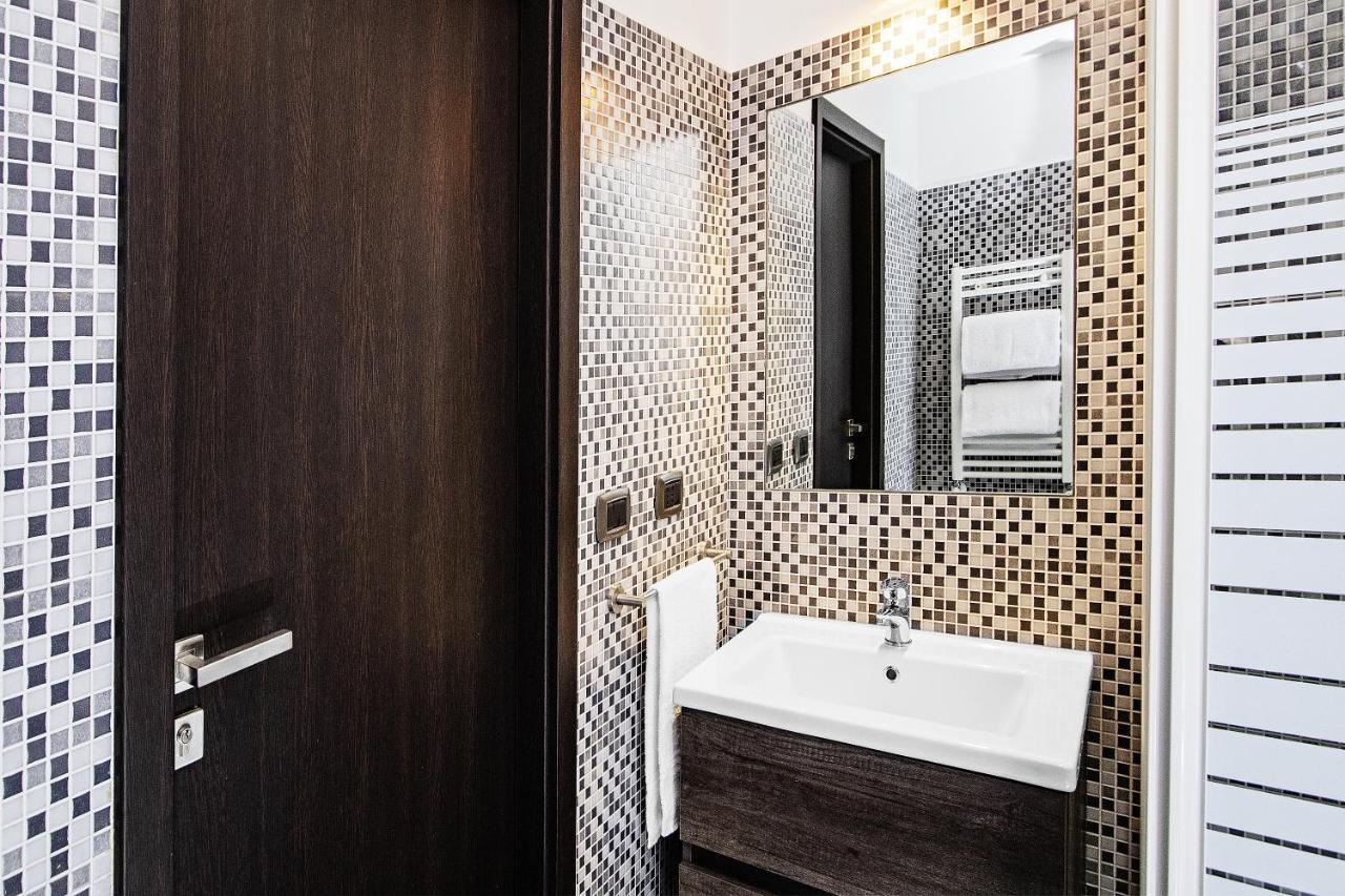 Double or Twin Room Private External Bathroom
