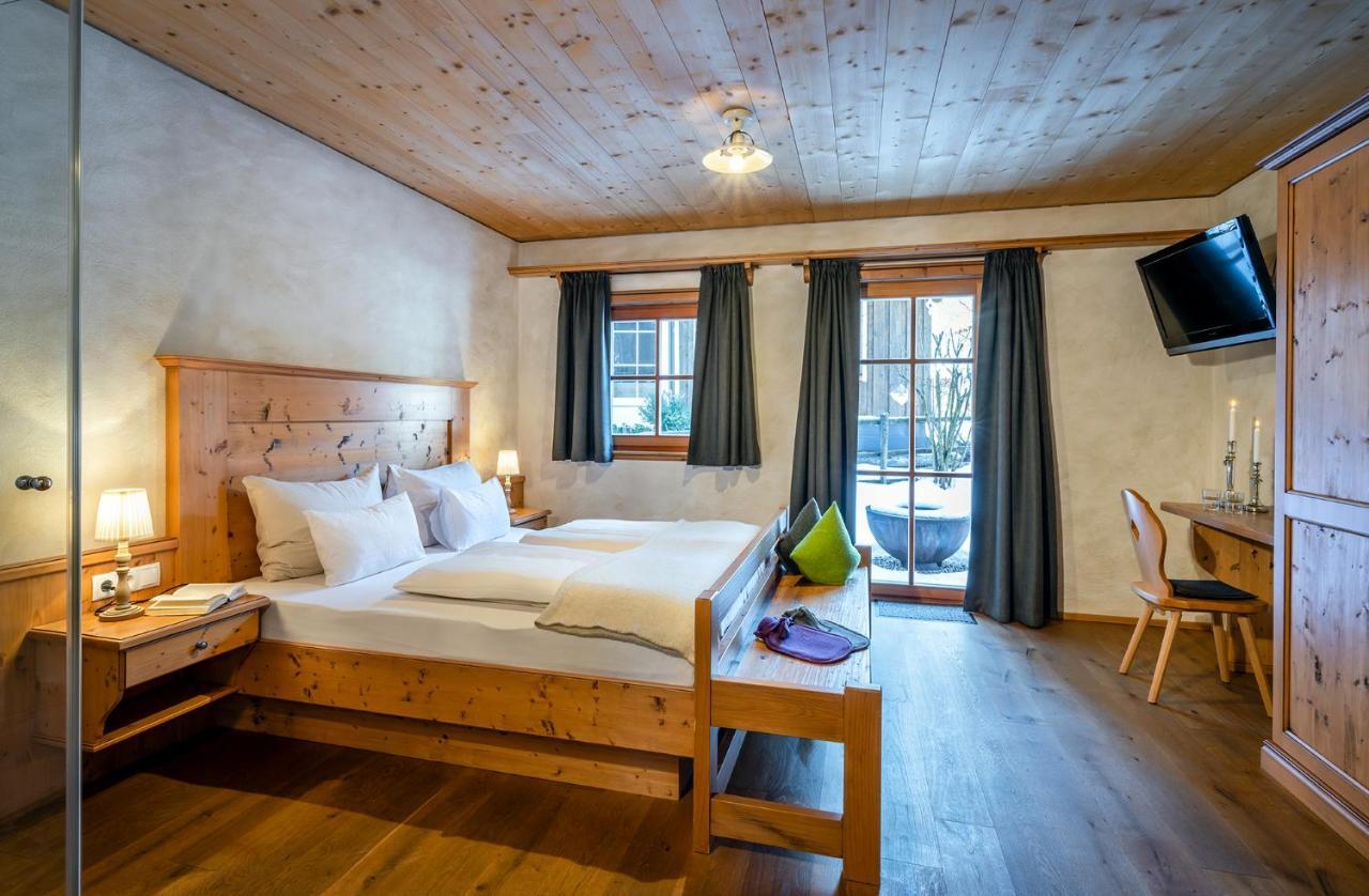 Deluxe Double Room with Balcony,1758558717:JPEG