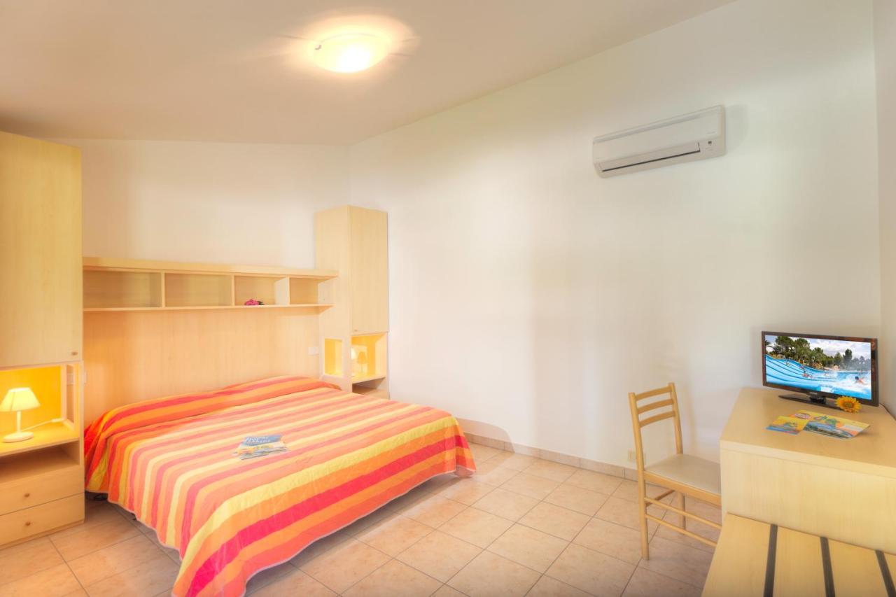 Double or Twin Room,998094798:JPEG