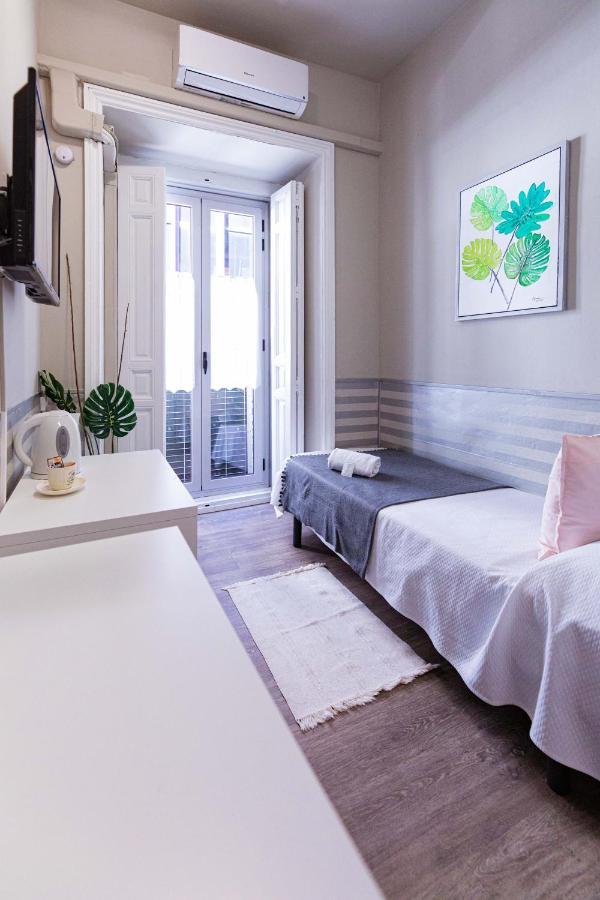 Single Room Balcony,999376587:JPEG