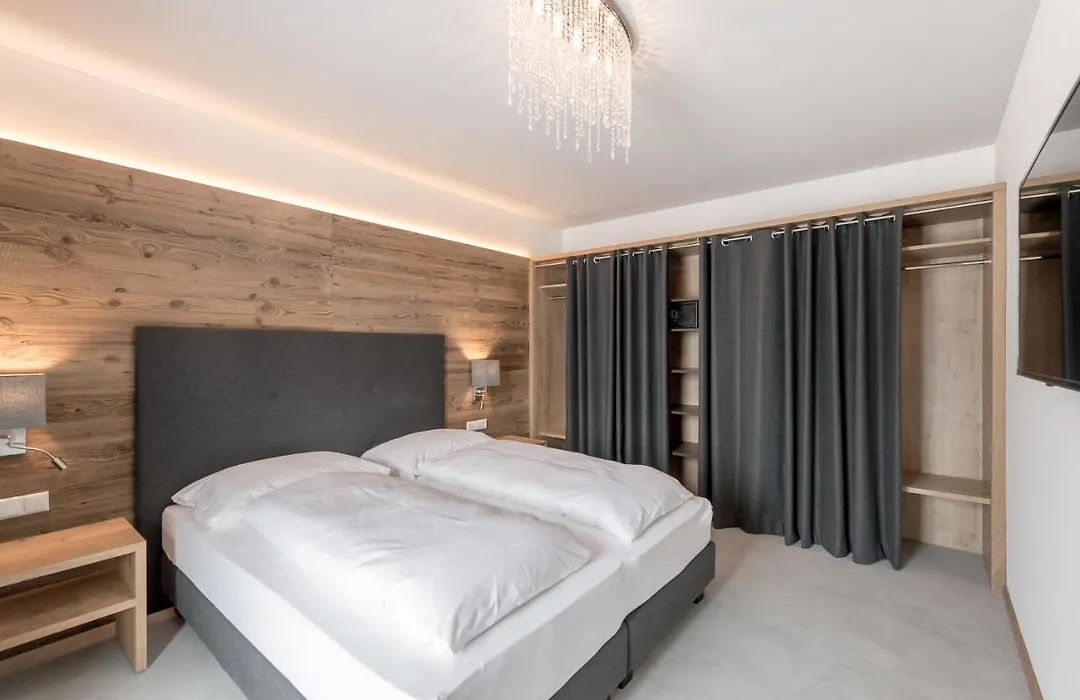 Mondschein Hotel&Chalet Ski-In Ski-Out Luxus am Arlberg-1