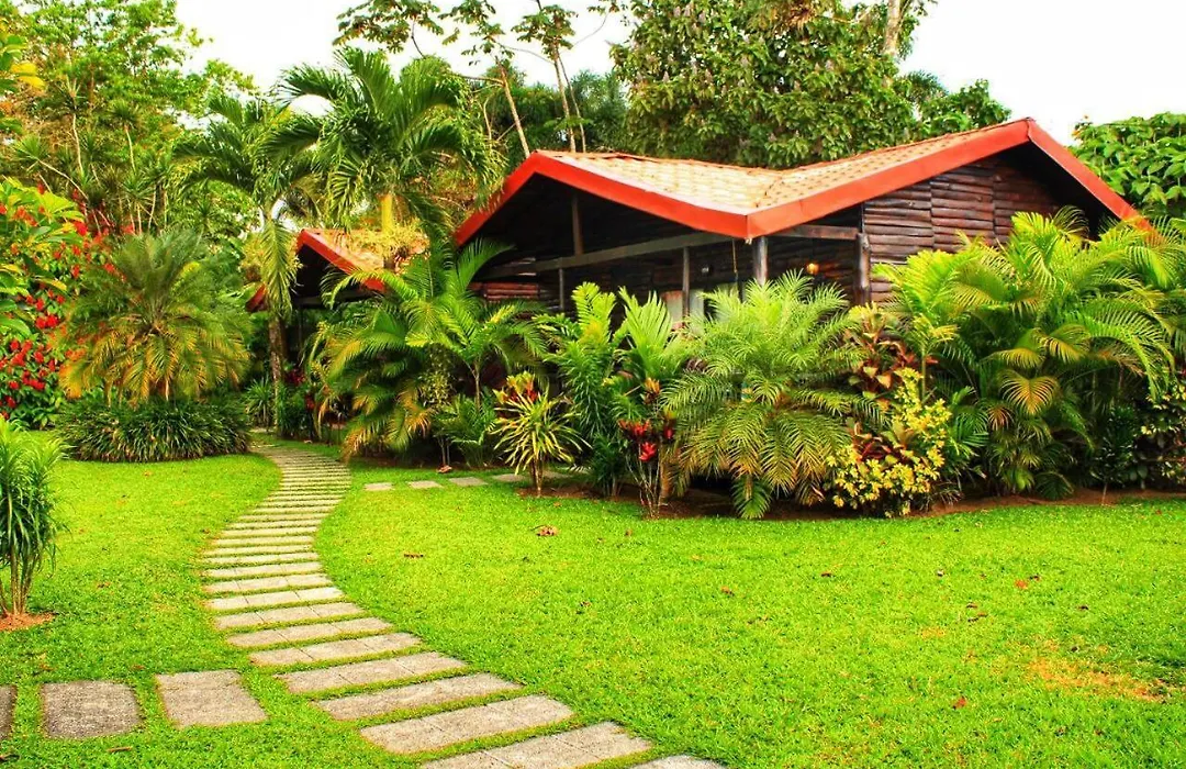 Casona Rustica & Bungalow-1
