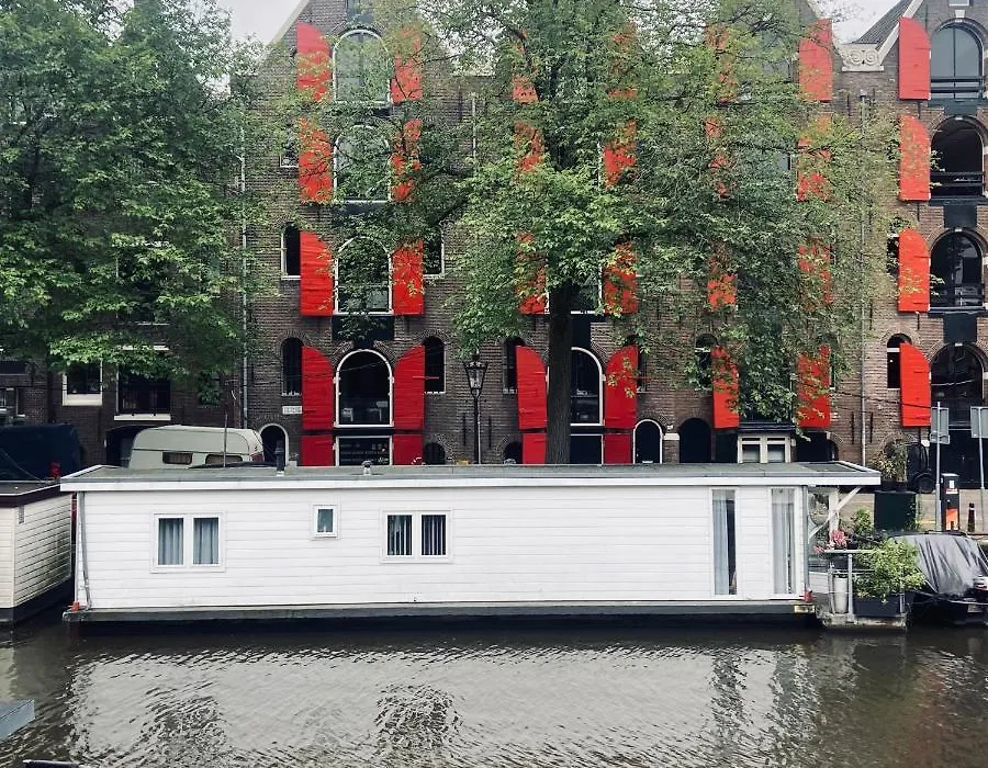 Houseboat Bonnie-1