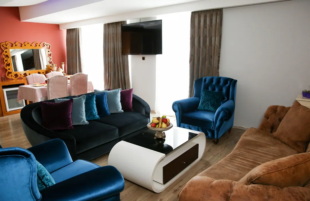 Mox Hotel Wellness & Spa-1