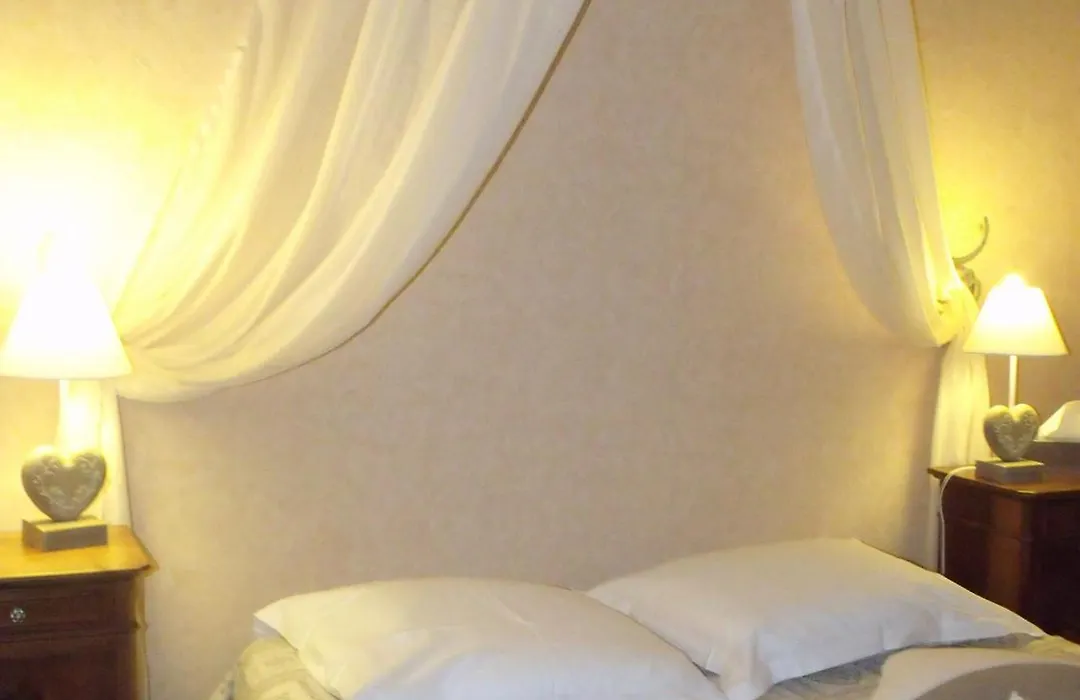 Relais Saint Louis, Logis-1