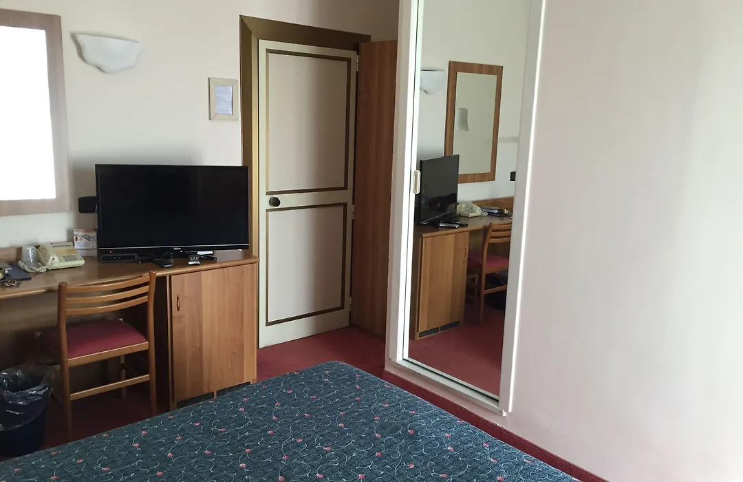 Hotel Arcobaleno-1