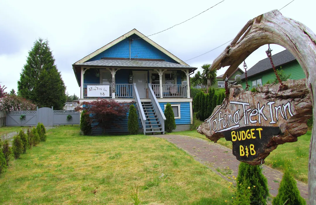 Tofino Trek Inn B & B-1