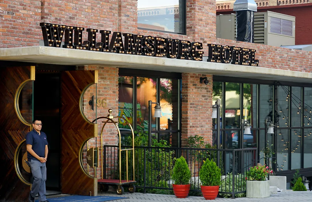 Arlo Williamsburg-1