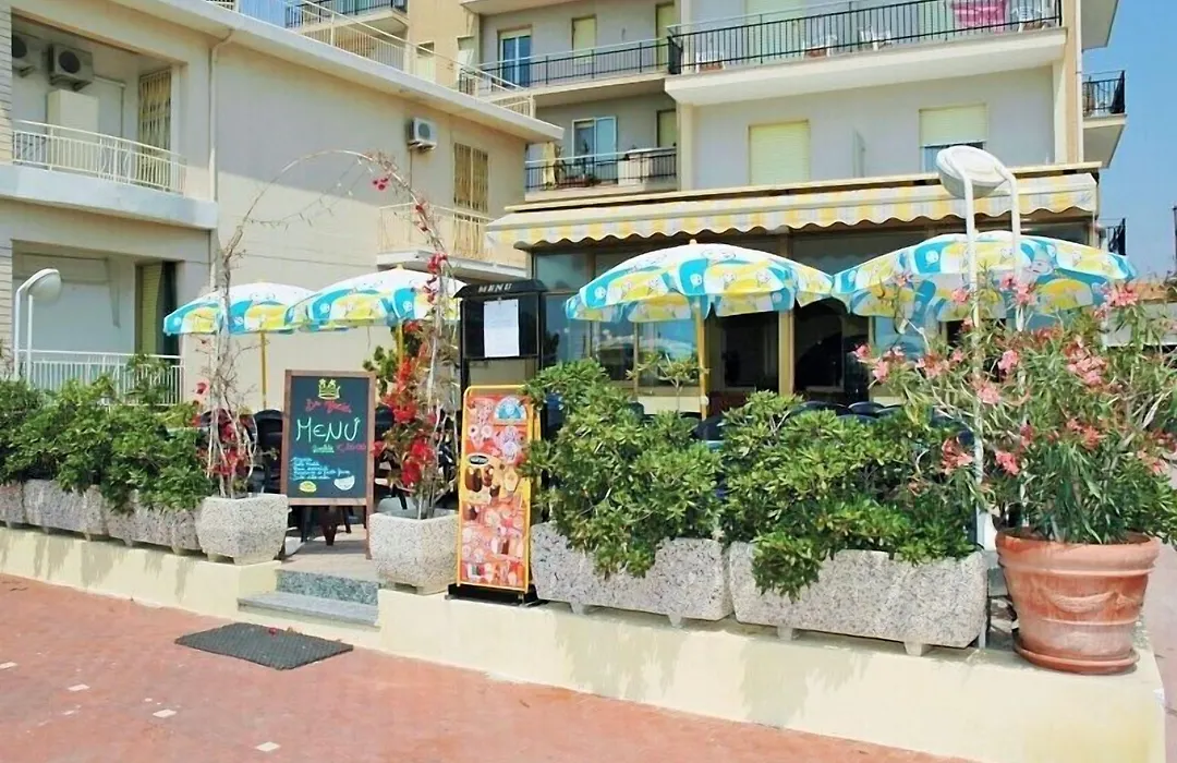Hotel Lucerna-1