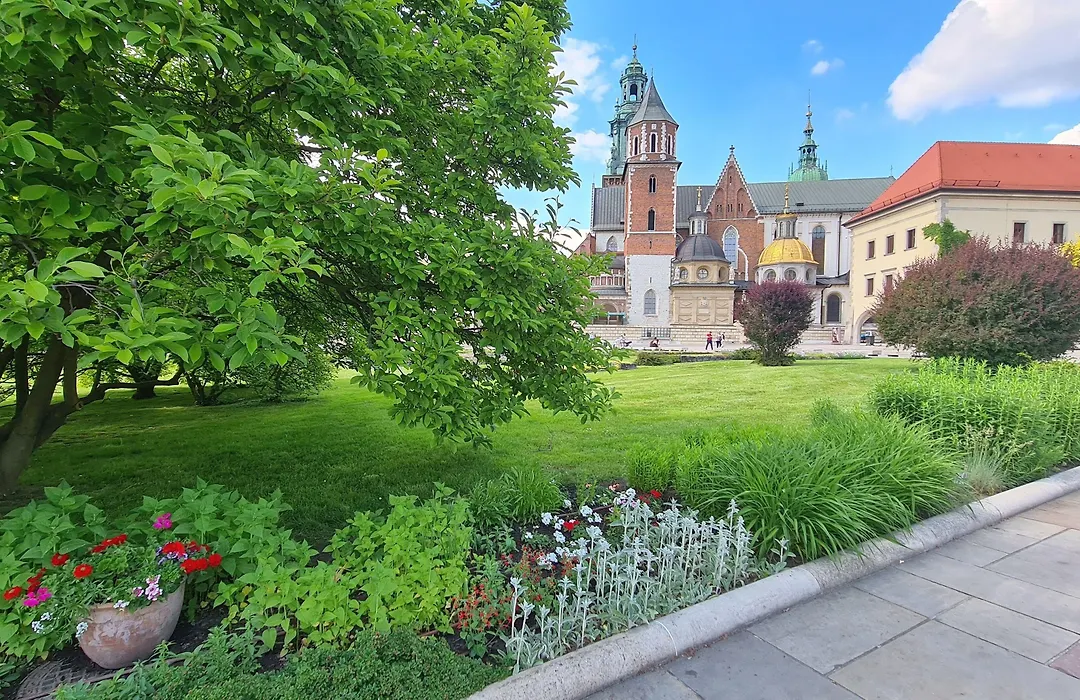 Cracow Central Aparthotel-1