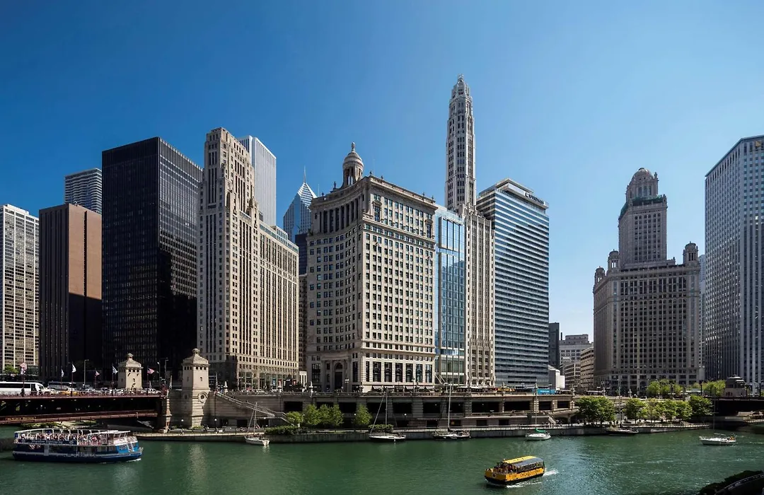 Londonhouse Chicago, Curio Collection By Hilton-1