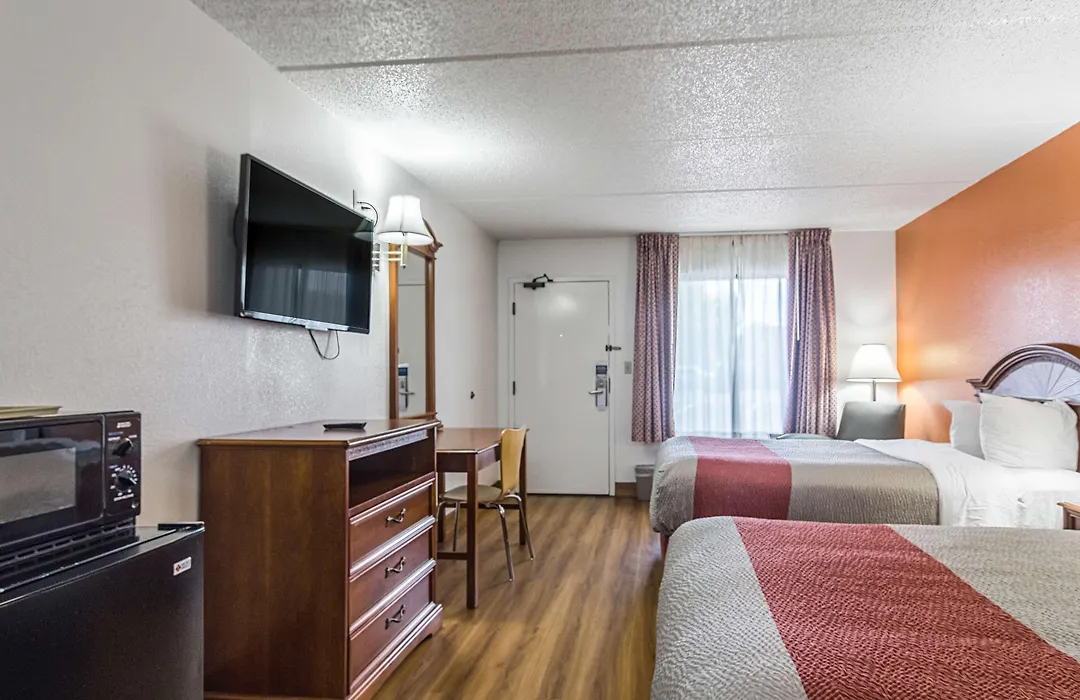 Motel 6 Waycross-1