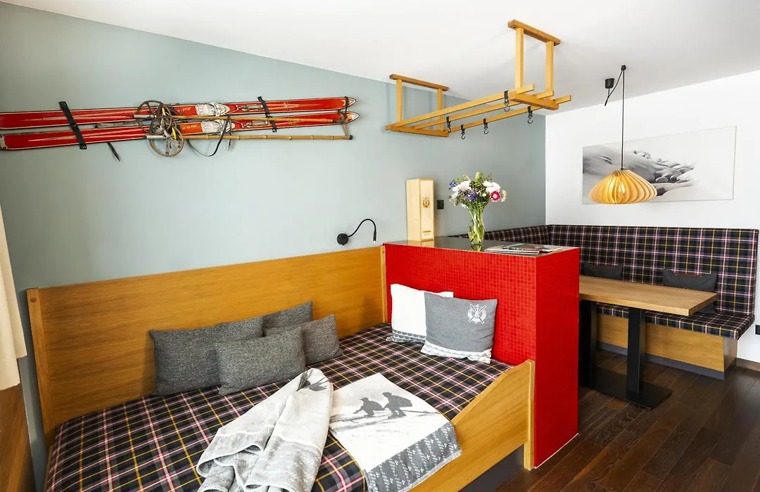 Wohlfühlhotel Hubertushof am Arlberg - Ski-In&Ski-Out - Sky Pool-1