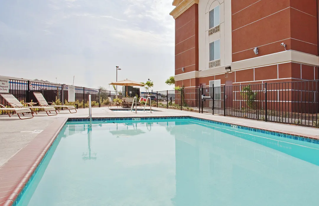 Holiday Inn Express & Suites Dinuba West By Ihg-1