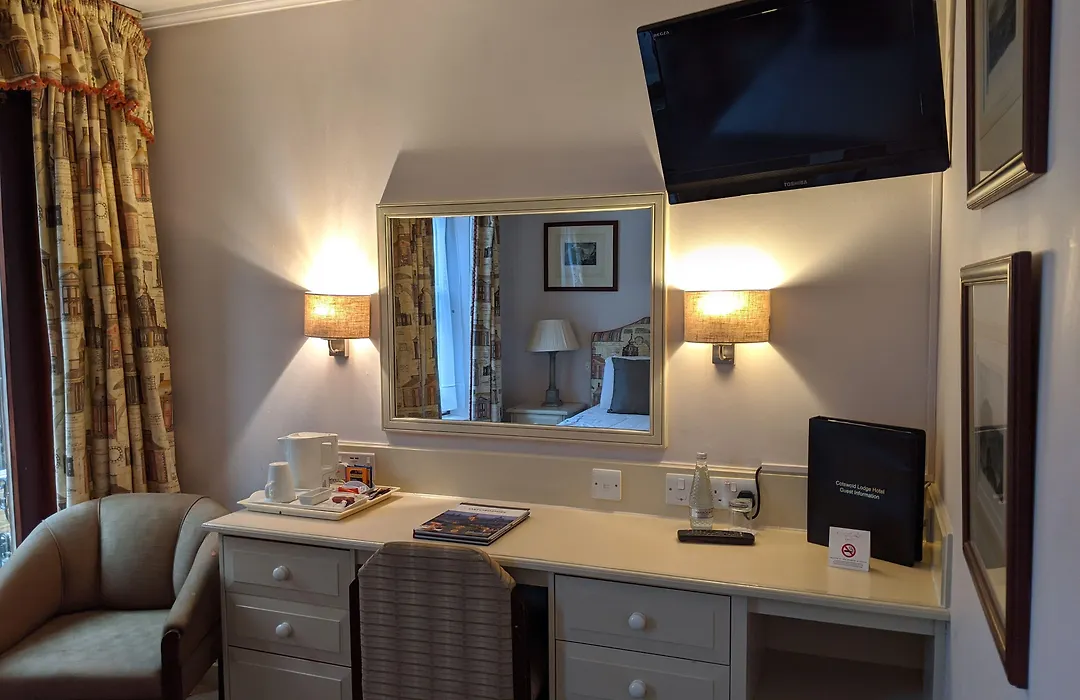 Cotswold Lodge Hotel-1