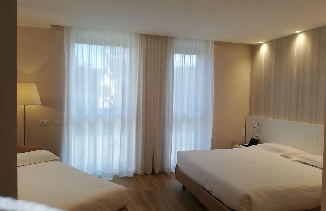 Novo Hotel Rossi-1