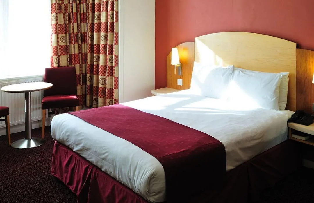 Comfort Hotel Harrow-1