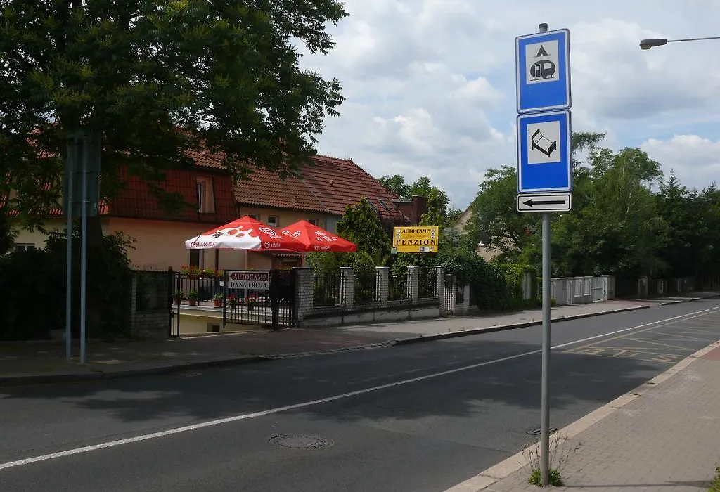 Penzion Dana Troja-1