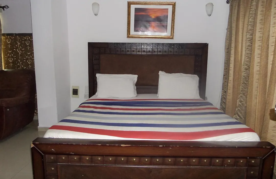 Theodawn Hotels @ Suite 29-1
