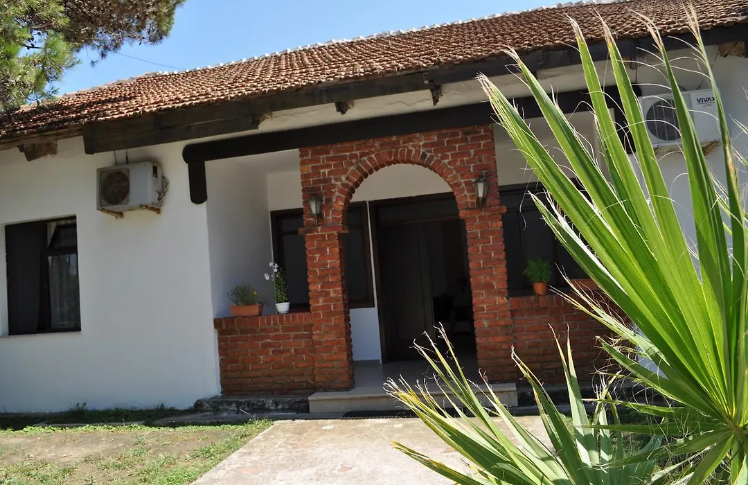 Tropikal Bungalows-1