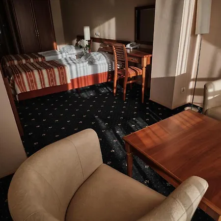 Hotel Uzhgorod-2