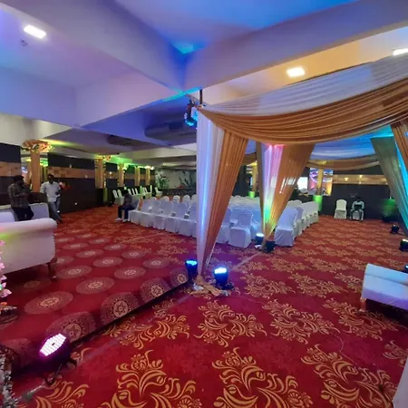 Hotel Mumbai House Juhu Santacruz West-3