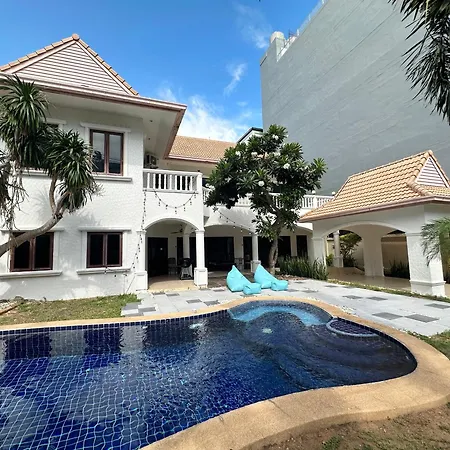 Blooming Hill Boutique Suites-2