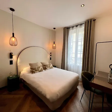 Hotel Des Beaux Arts-2