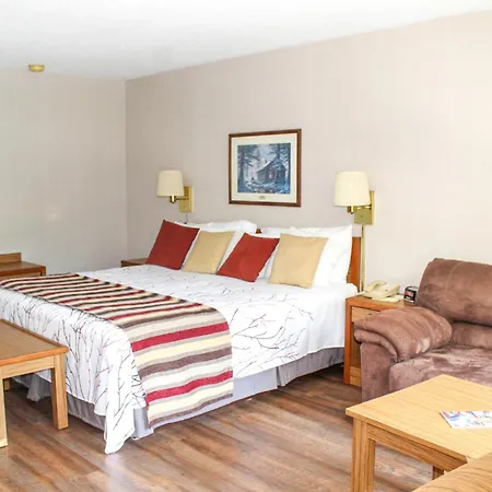 Highland Manor Inn-2