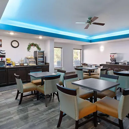 Baymont By Wyndham Creedmoor-2