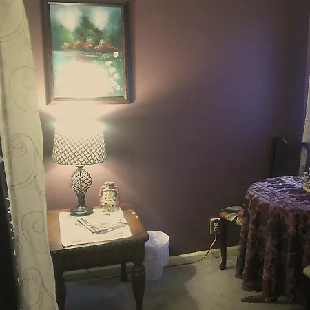 Lil Black Bear Inn-3