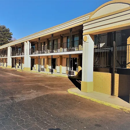 Super 8 By Wyndham Asheville Airport-3