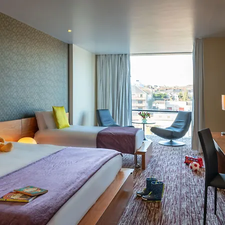 D Hotel-2