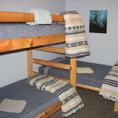 Tofino Trek Inn B & B-3