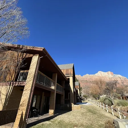 Driftwood Lodge-3