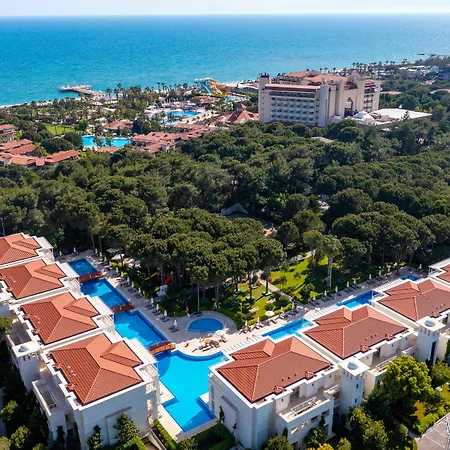 Bellis Deluxe Hotel & Heated For Winter Aqua Park-3