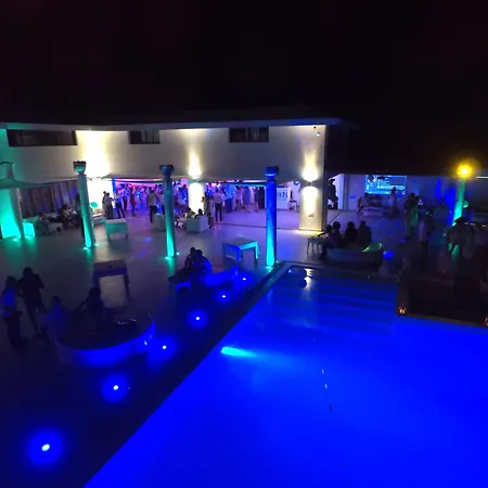 Hotel LIVVO Budha Beach-3