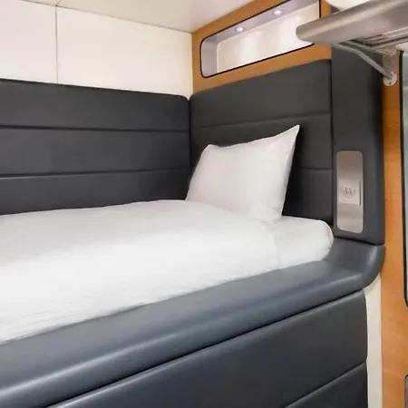 Yotelair Amsterdam Schiphol Transit Hotel-3
