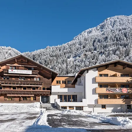 Hotel Alpenfeuer Montafon-3