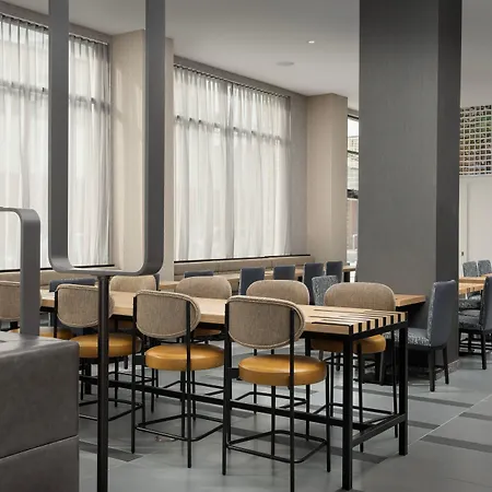 Springhill Suites By Marriott New York Queens-2