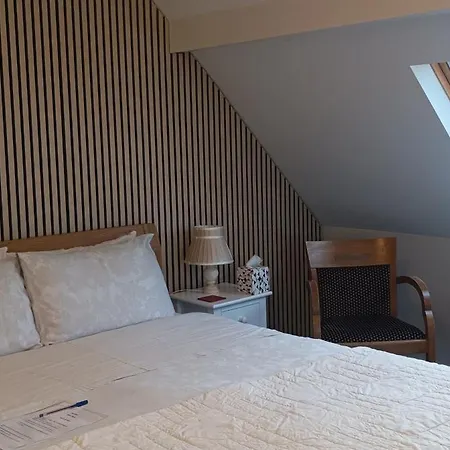 Twin Oaks Bed & Breakfast-3