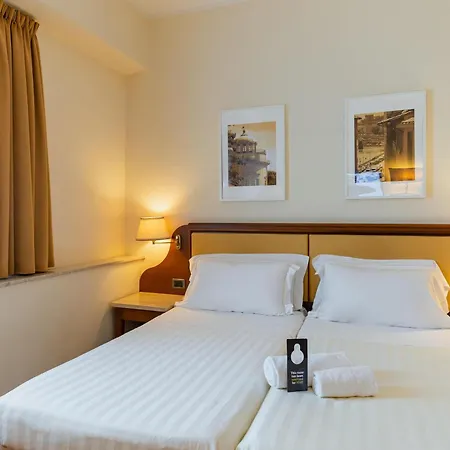 B&B Hotel Firenze Pitti Palace Al Ponte Vecchio-3