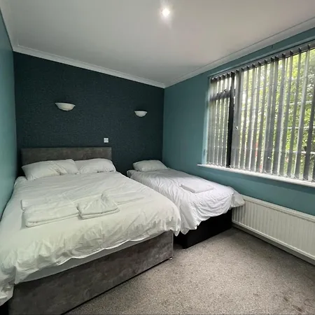White Rose Hotel & Restaurant - Leeds-2