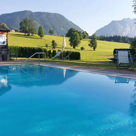 Landhotel Häuserl im Wald-2