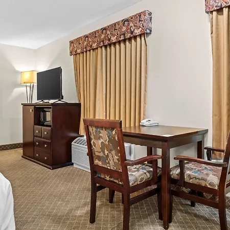 Comfort Inn & Suites Calgary Airport - South-2