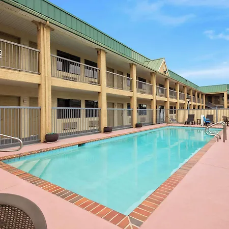 Best Western Cedar Inn-2