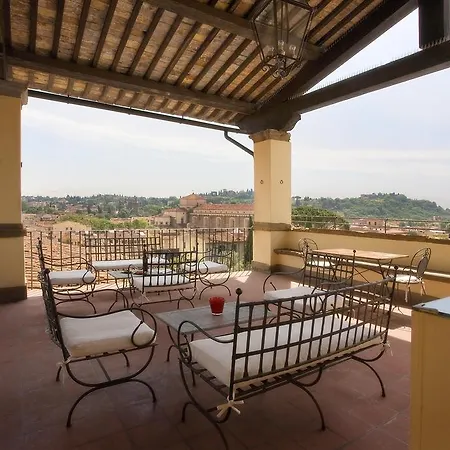 Palazzo Magnani Feroni, All Suite - Residenza D'Epoca-2