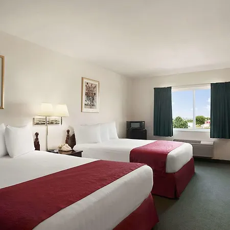 Days Inn & Suites By Wyndham Romeoville-3